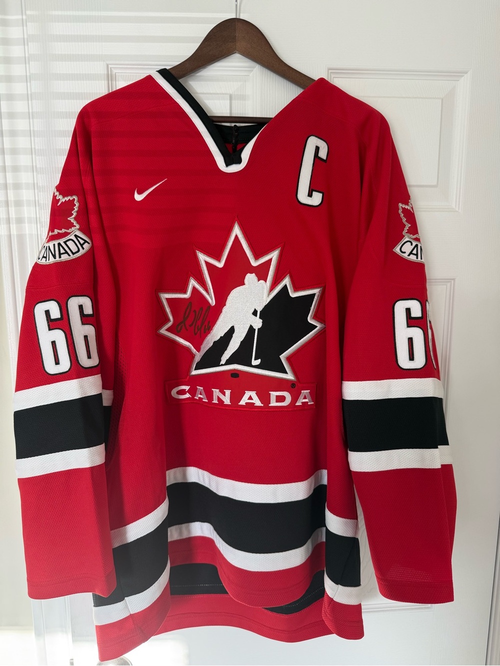 2002 Team Canada Signed Mario Lemieux Jersey